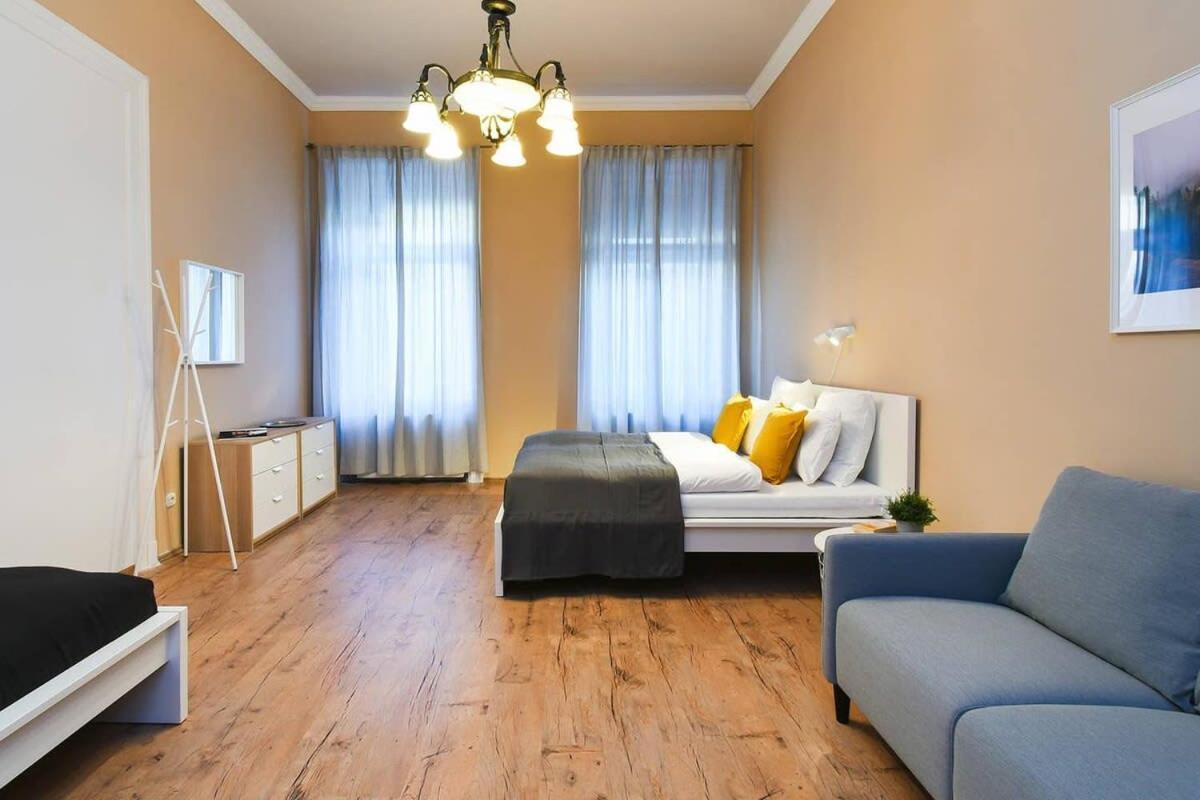 Very Central Very Spacious New Home Будапеща Екстериор снимка