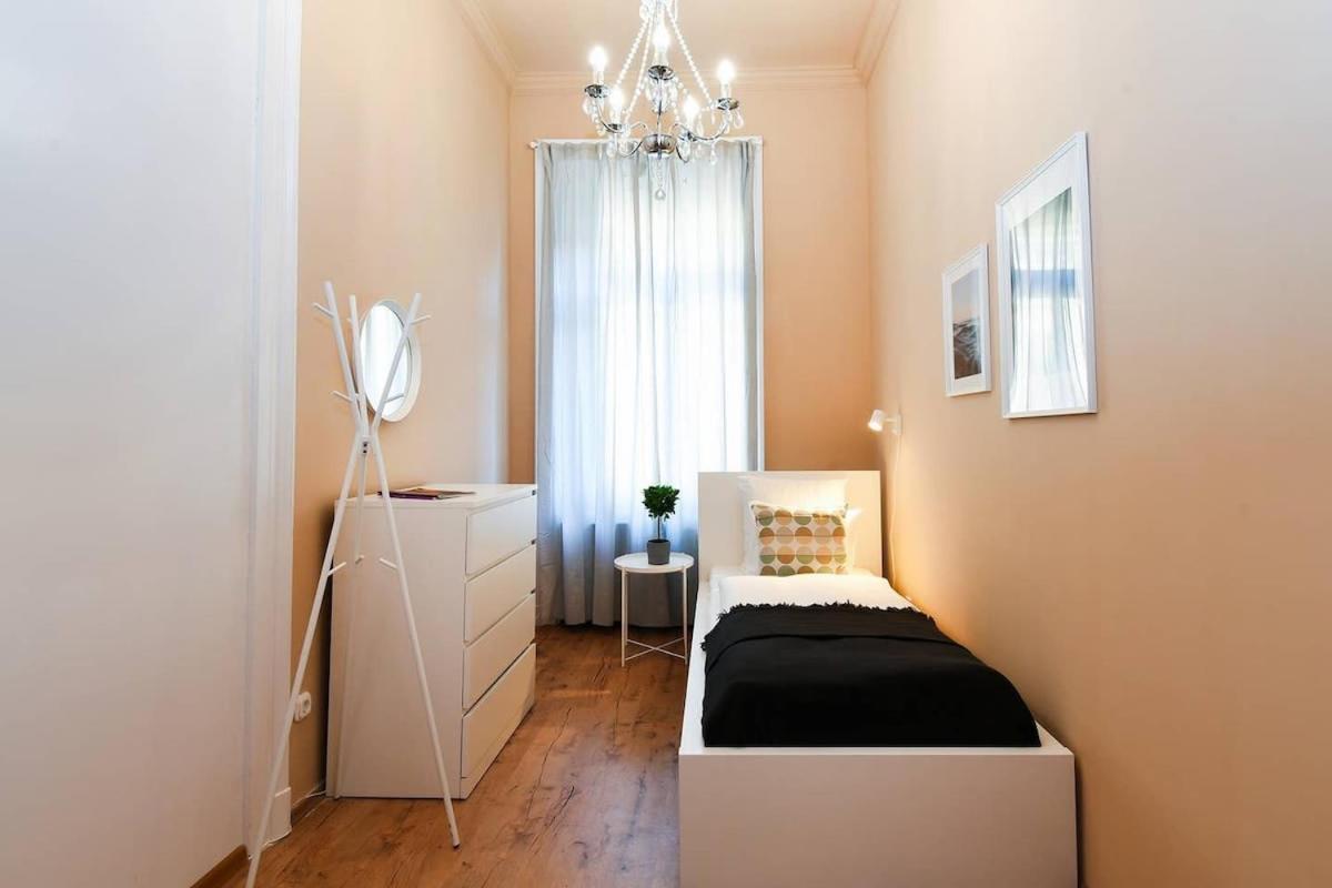 Very Central Very Spacious New Home Будапеща Екстериор снимка