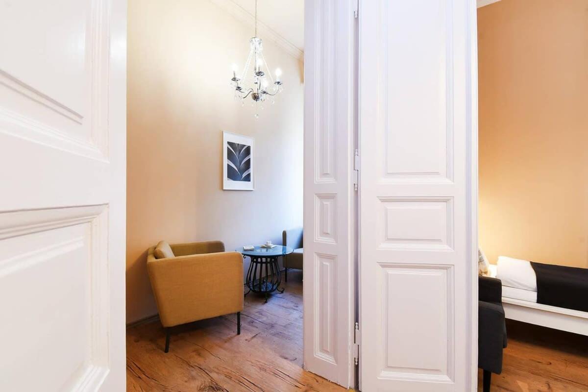 Very Central Very Spacious New Home Будапеща Екстериор снимка
