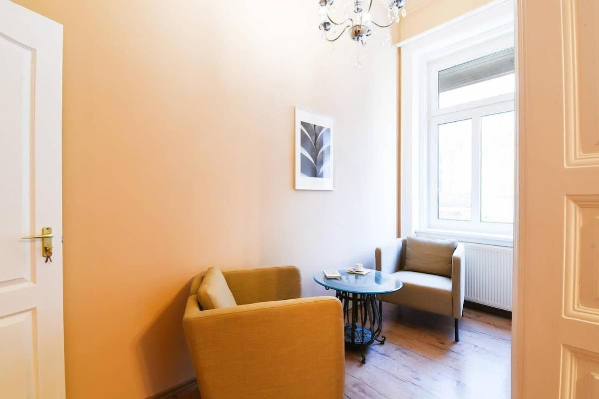 Very Central Very Spacious New Home Будапеща Екстериор снимка
