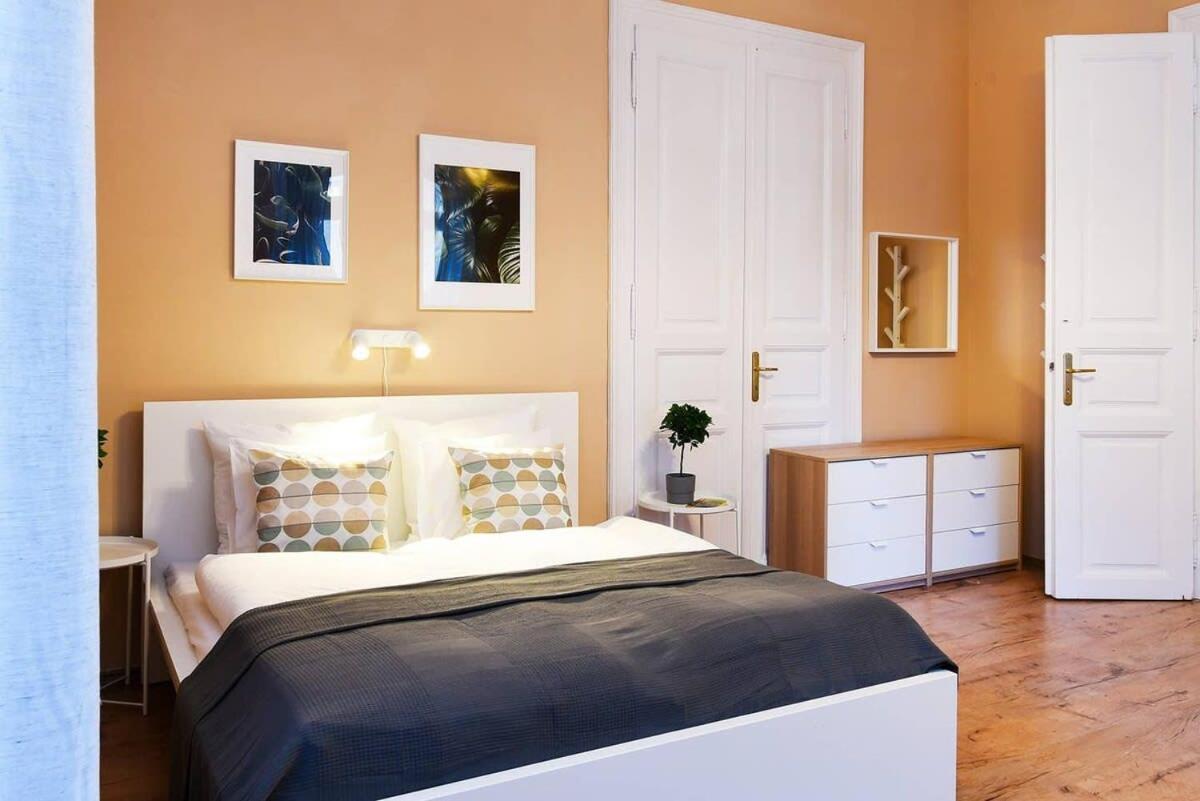 Very Central Very Spacious New Home Будапеща Екстериор снимка