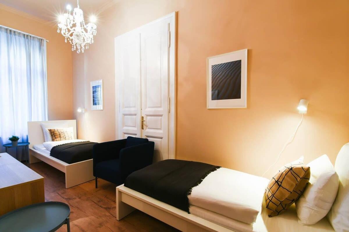 Very Central Very Spacious New Home Будапеща Екстериор снимка
